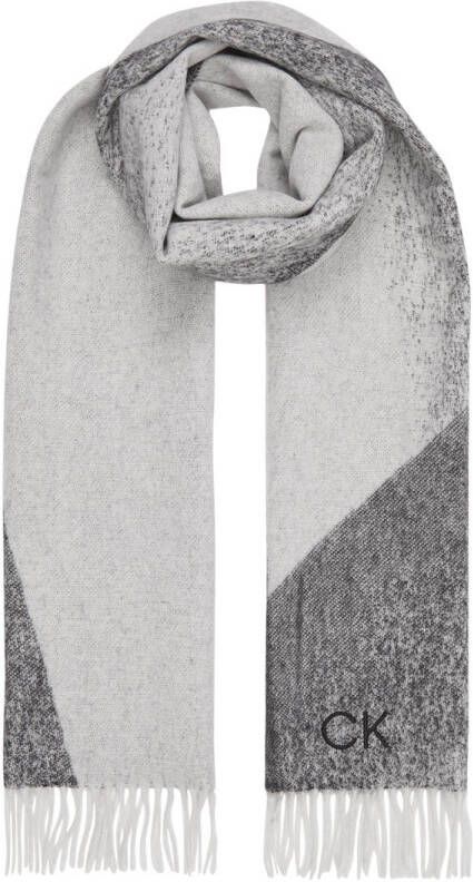 Calvin Klein sjaal met franjes grijs multi