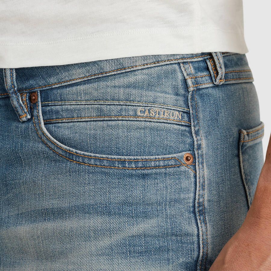 Cast Iron tapered denim short lichtblauw