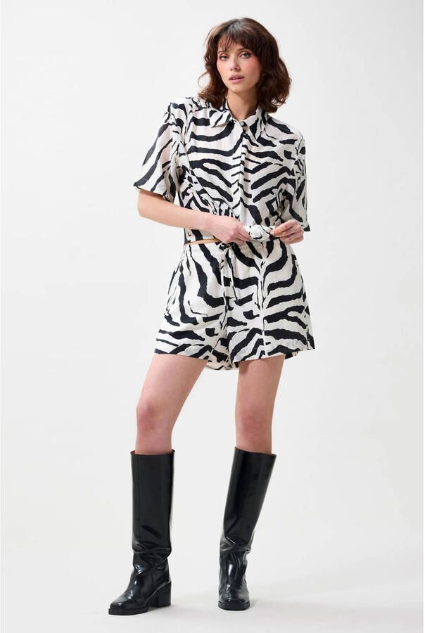Catwalk Junkie relaxed regular waist casual short met zebraprint ecru - Foto 2