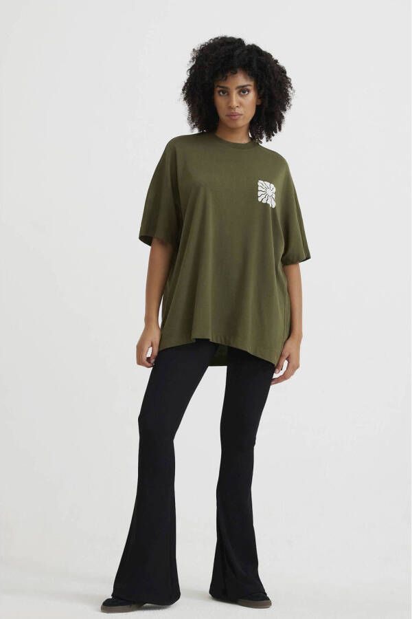 Catwalk Junkie T-shirt TS GROW YOUR WAY met printopdruk groen