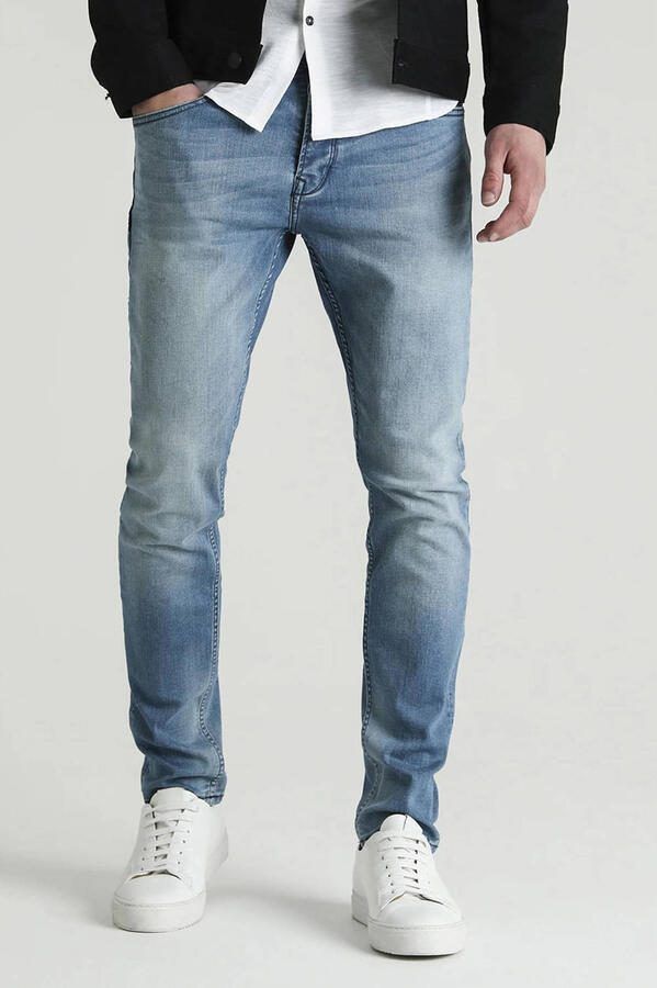 CHASIN' tapered fit jeans Crown Barkis mid blue