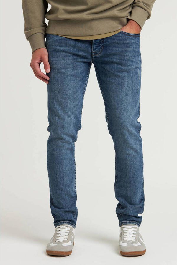 CHASIN' Crown Fin tapered jeans mid blue