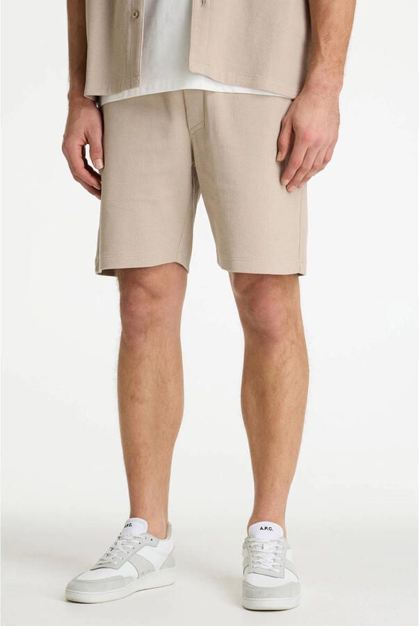 CHASIN' Slate.S Structure regular casual short beige met textuur