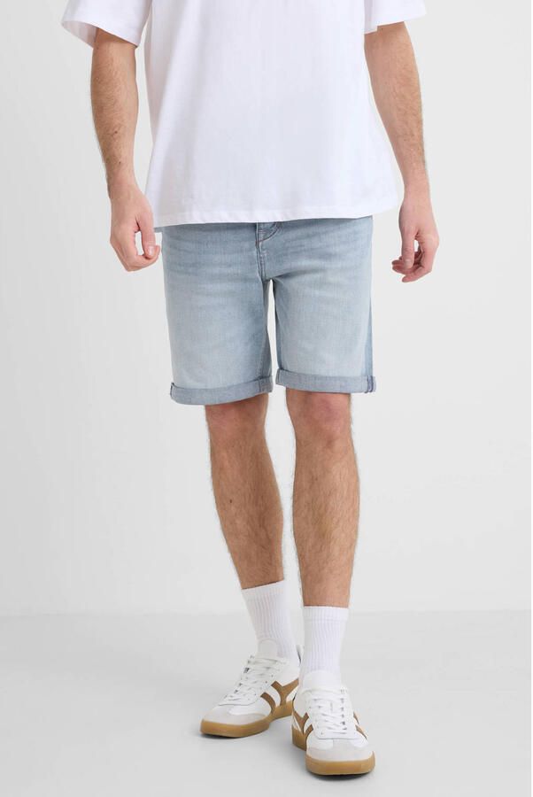 CHASIN' slim denim short bleached denim