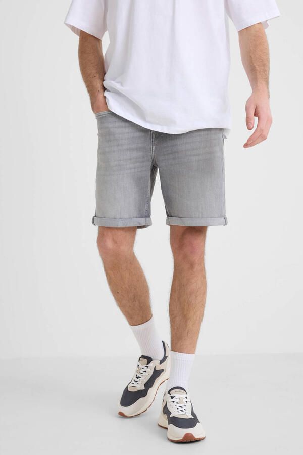 CHASIN' slim short grey denim