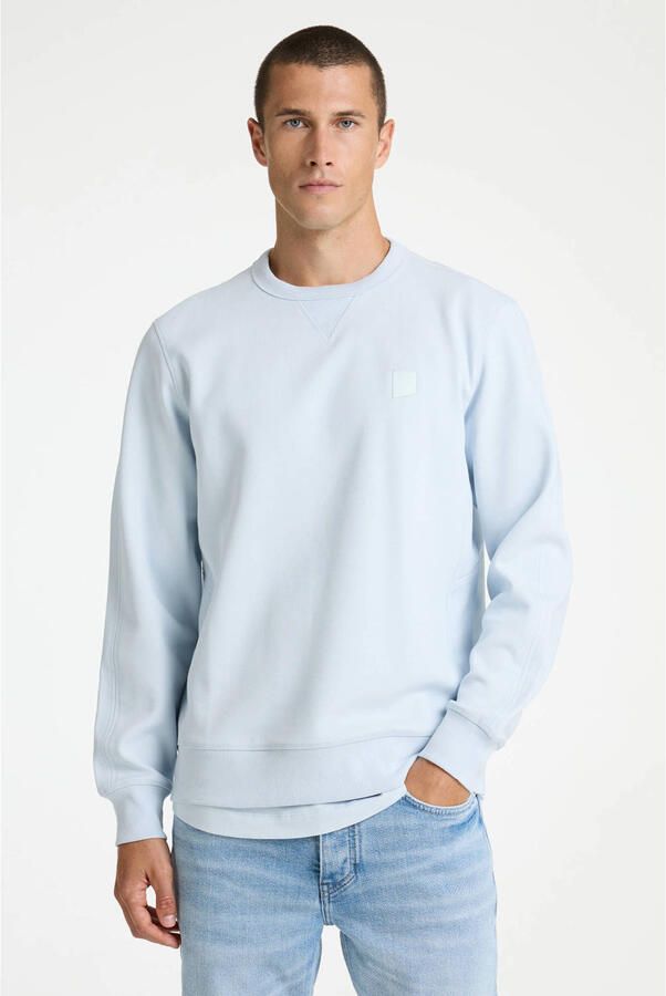 CHASIN' sweater lichtblauw