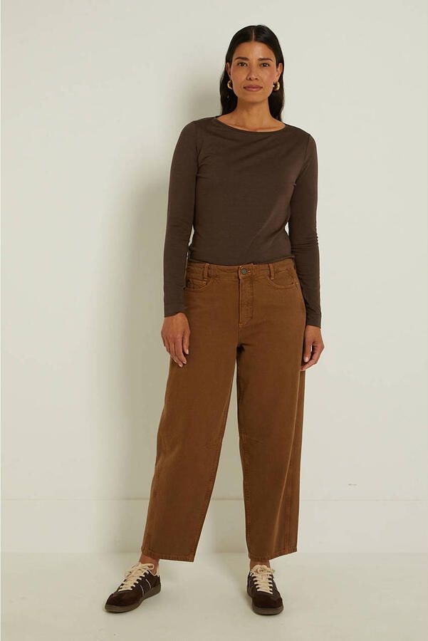 Claudia Sträter barrel jeans camel