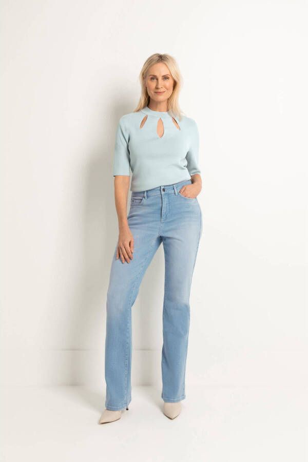 Claudia Sträter flared jeans light blue denim