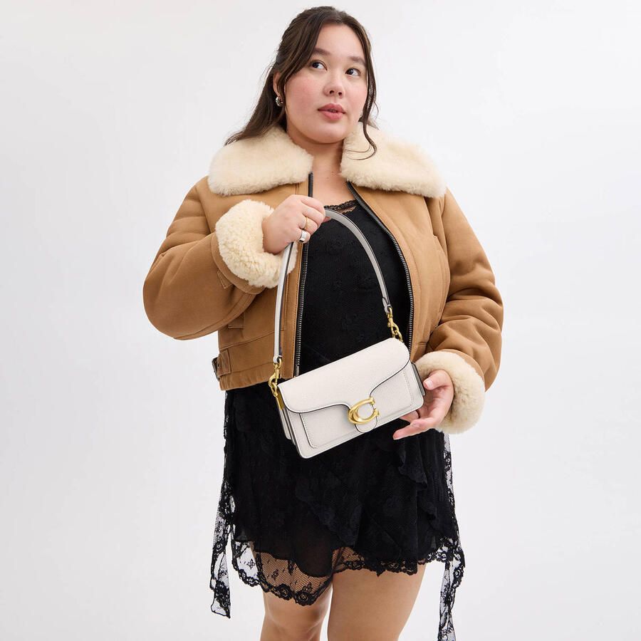 Coach Crossbody bags Polished Pebble Leather Tabby Shoulder Bag 20 Refr in beige - Foto 2