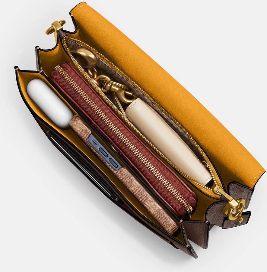 Coach Crossbody bags Polished Pebble Leather Tabby Shoulder Bag 26 Refr in taupe - Foto 3