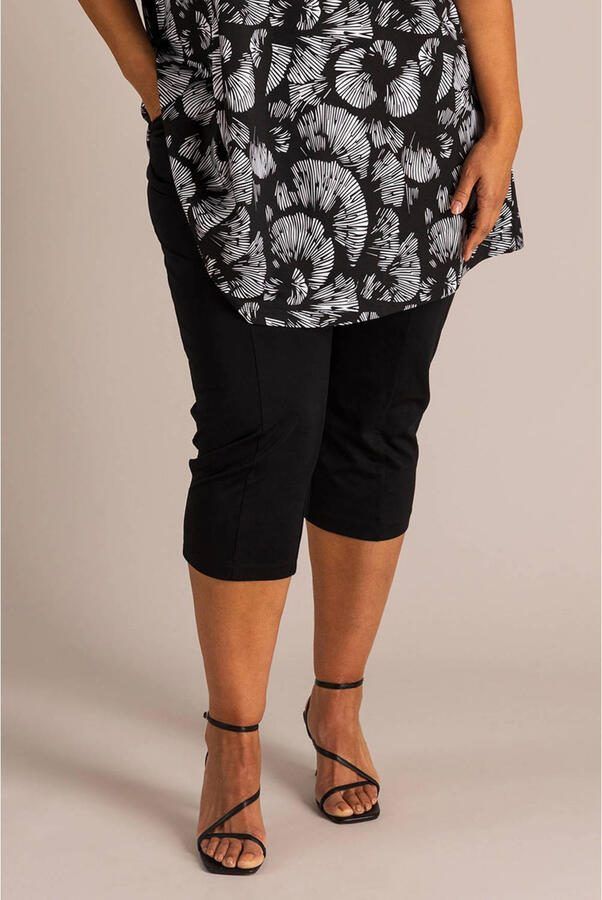 Colletta slim regular waist bermuda short zwart
