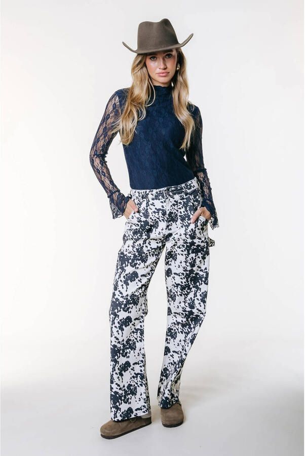 Colourful Rebel cargo jeans met koeienprint wit