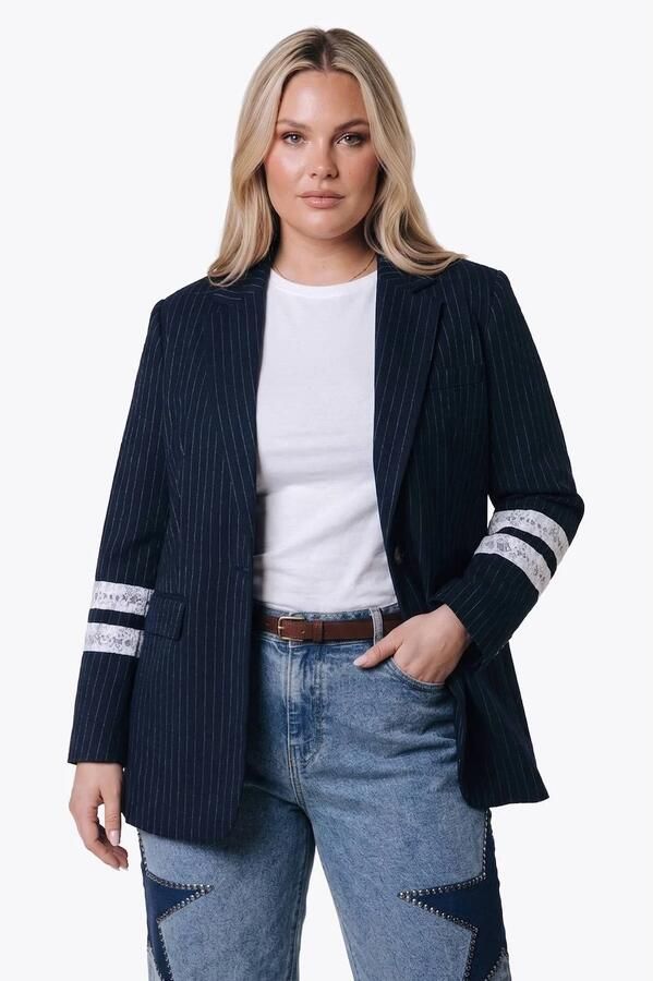 Colourful Rebel Curve Plus Size regular fit blazer met krijtstreep donkerblauw
