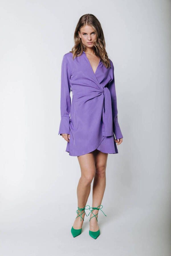 Colourful Rebel overslagjurk Hette Uni Wrap Mini Dress met ceintuur paars