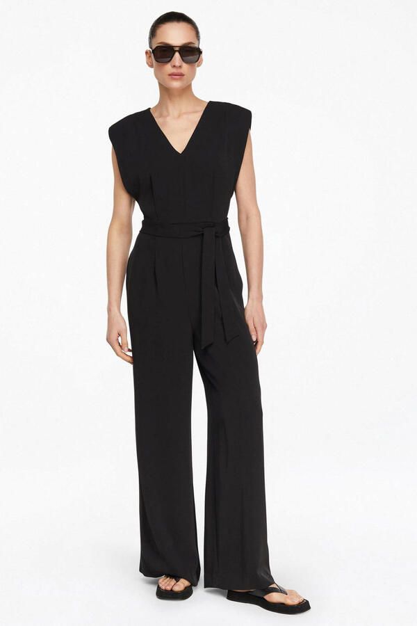 Comma Jumpsuit met V-hals en strikceintuur