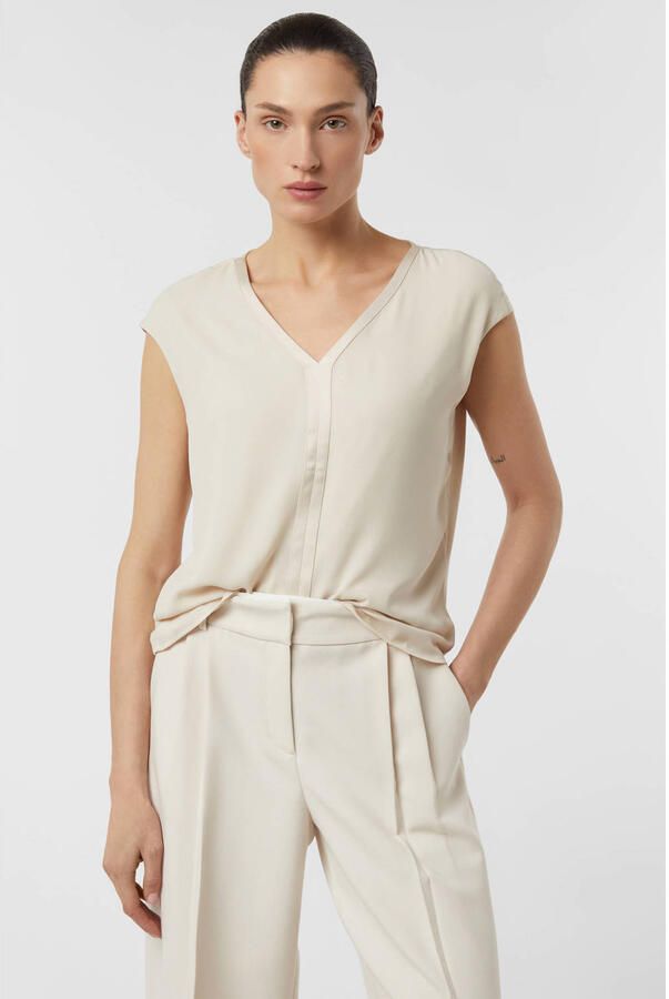 Comma T-shirt met V-hals