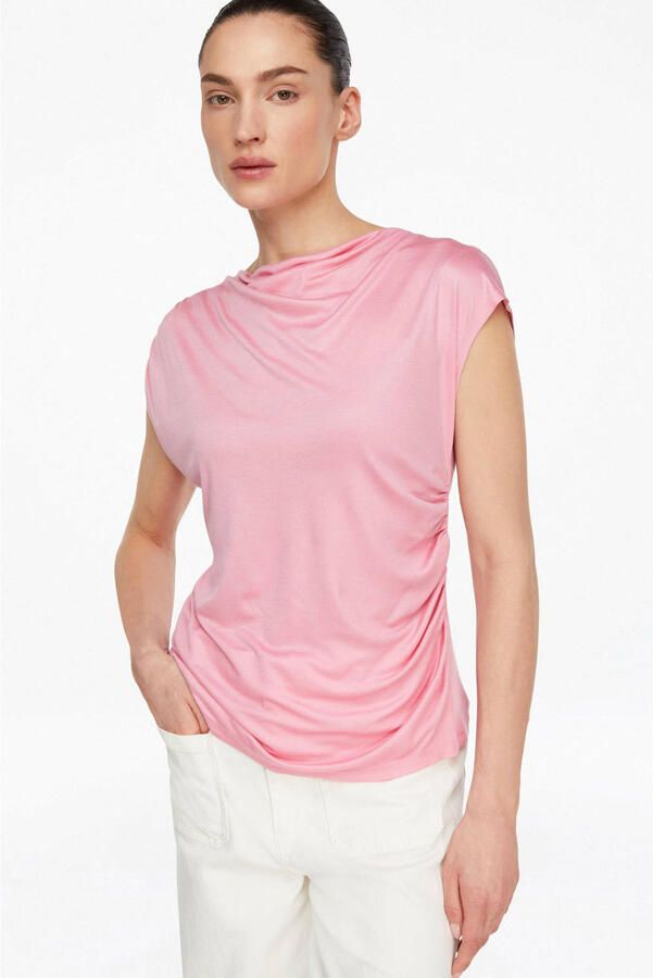 Comma top roze