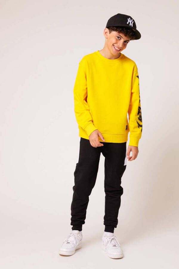 CoolCat Junior sweater Scottey CB met printopdruk geel zwart