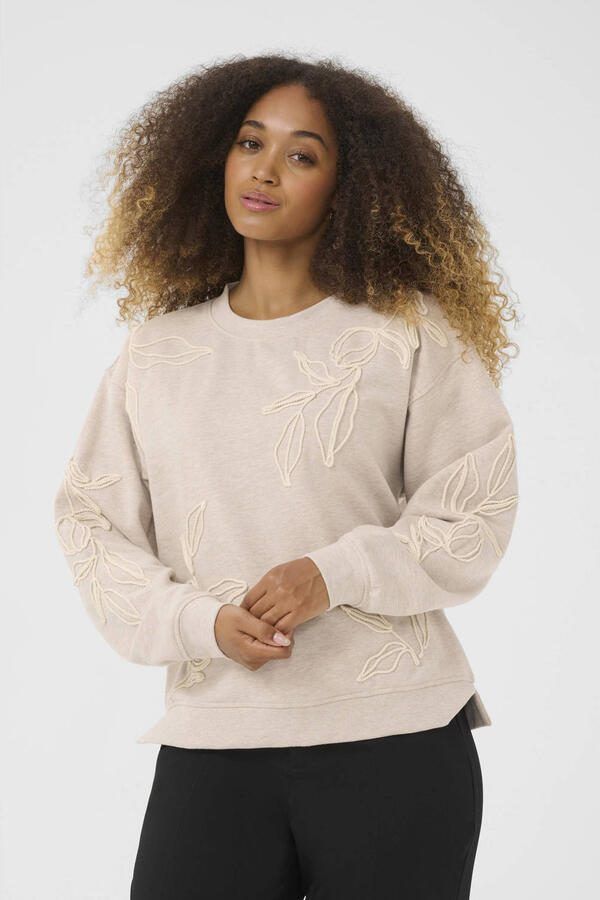Cream sweater crème