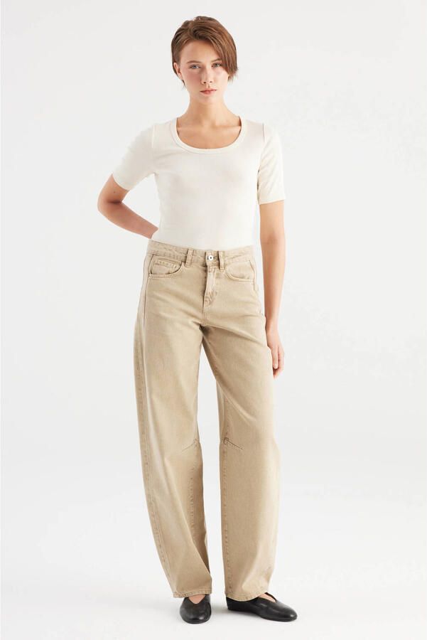 Cup of Joe Denim regular waist barrel jeans beige