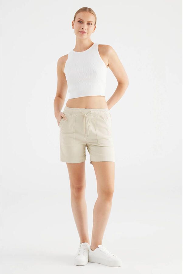 Cup of Joe Denim slim regular waist casual short beige