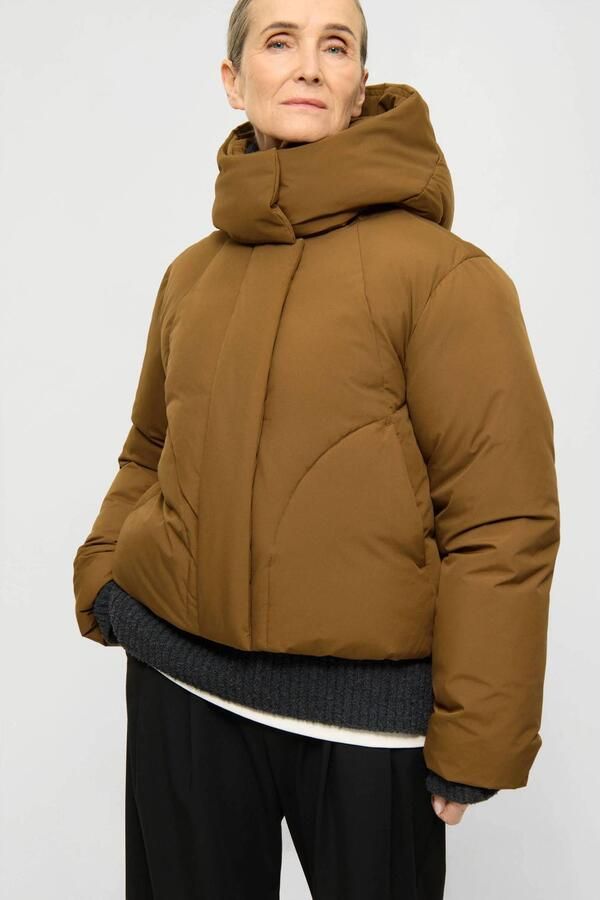 Elvine pufferjas camel