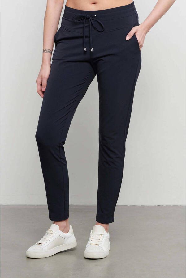 &Co Woman regular fit pantalon PENNY van travelstof marineblauw - Foto 2