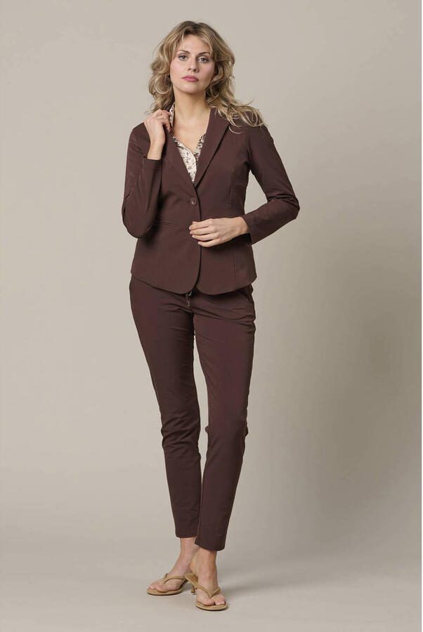 &Co Woman travelstof slim high waist casual broek donkerbruin
