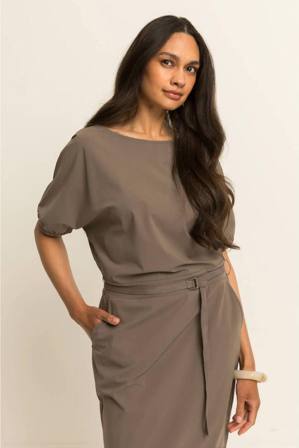 Expresso travelstof midi jurk met ceintuur lichtbruin