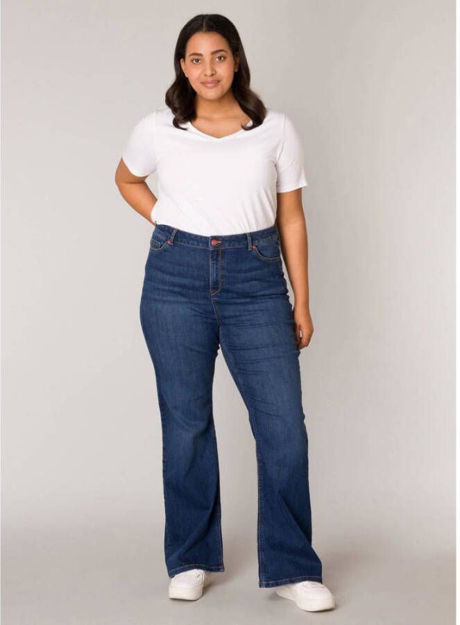 Base Level Curvy high waist flared jeans Yvana mid blue