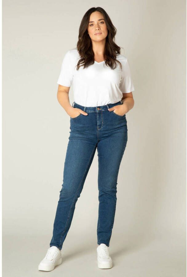 Base Level Curvy push-up slim fit jeans Joya medium light denim