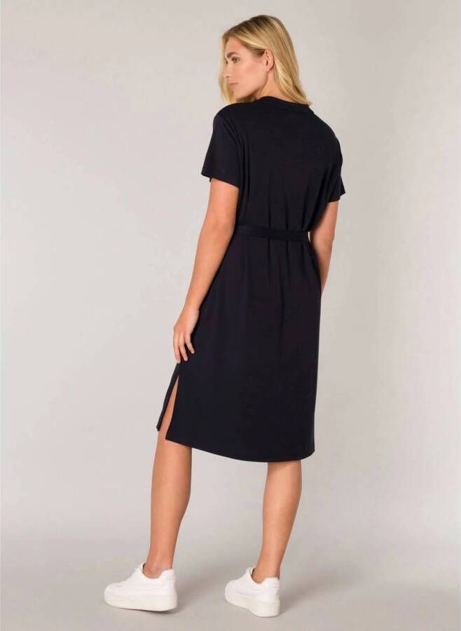 Base Level jurk Yen met ceintuur donkerblauw