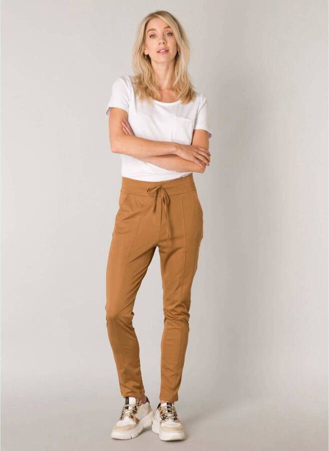 ES&SY tapered fit broek van travelstof camel - Foto 2