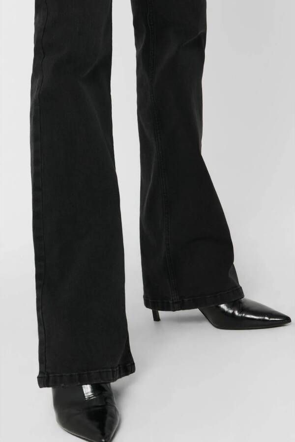 Jacqueline de Yong Bloemen Flare Jeans voor Vrouwen Black Dames
