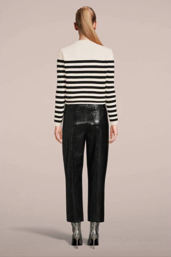 JOSH V imitatieleren cropped high waist slim fit broek Marina met textuur zwart - Foto 3