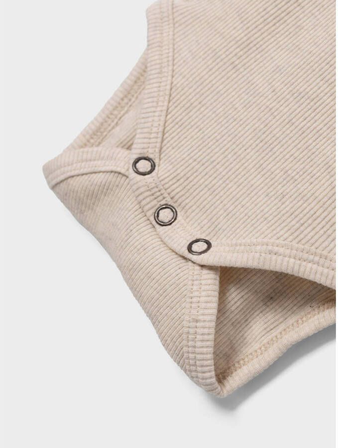NAME IT BABY romper NBMKAB met biologisch katoen beige melée