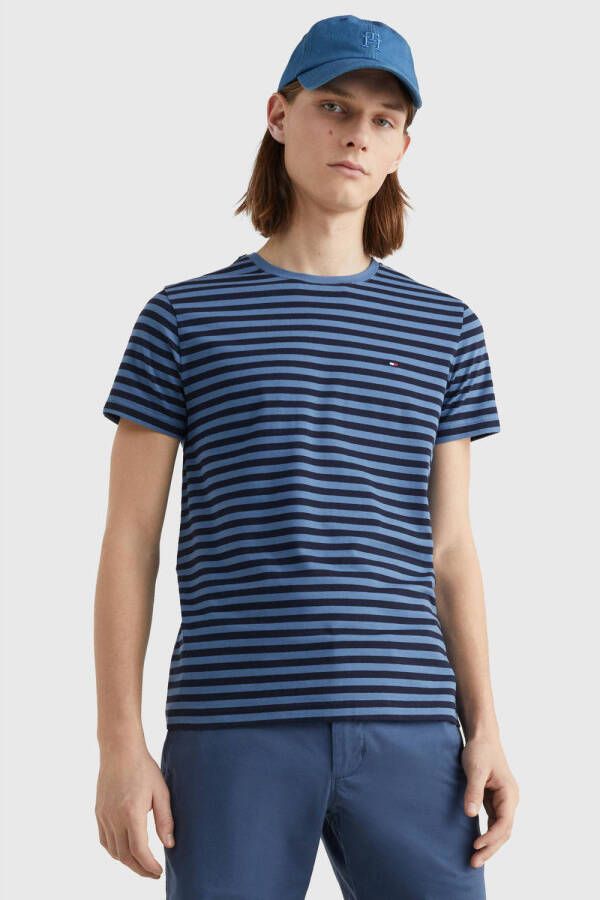 Tommy Hilfiger gestreept slim fit T-shirt met biologisch katoen blue coast desert sky