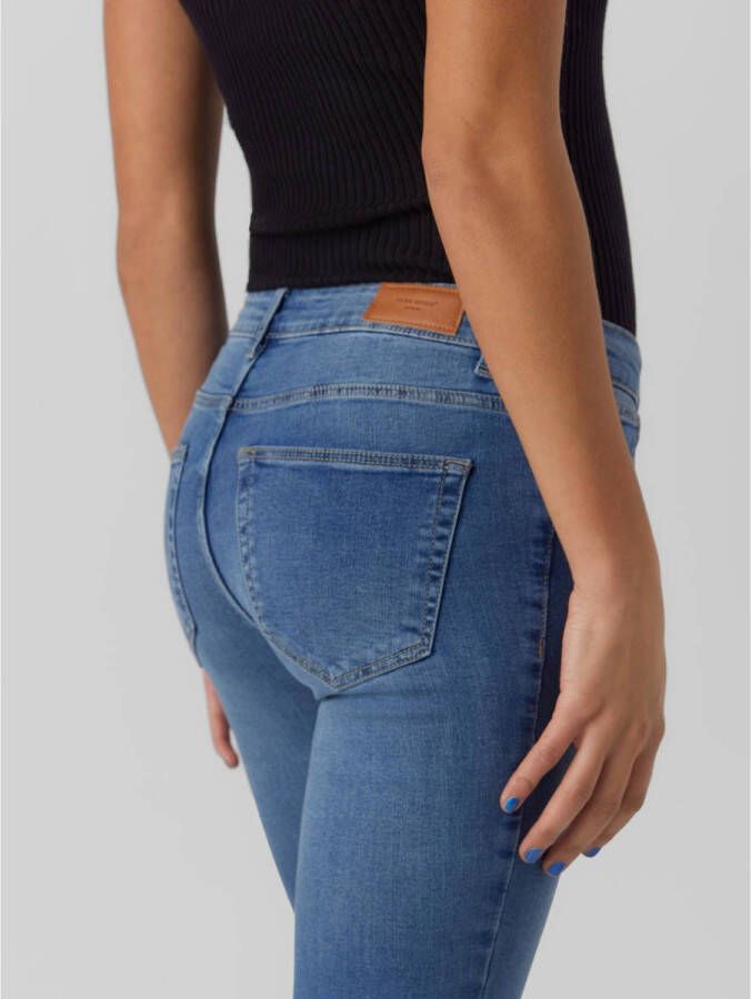 VERO MODA mid waist flared jeans VMSCARLET medium blue denim