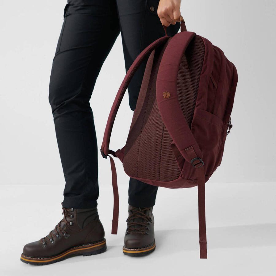 Fjällräven rugzak Raven 28L donkerrood