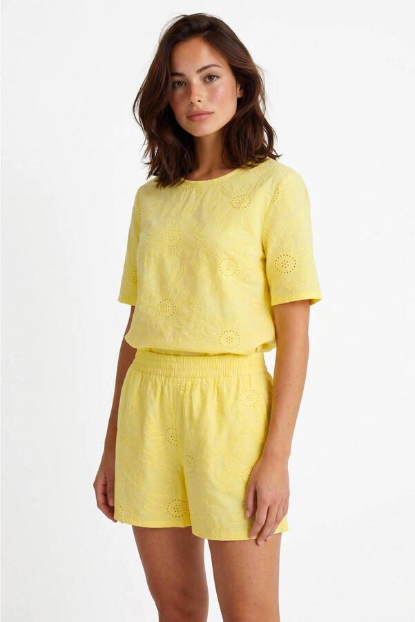 FLURESK regular waist casual short geel