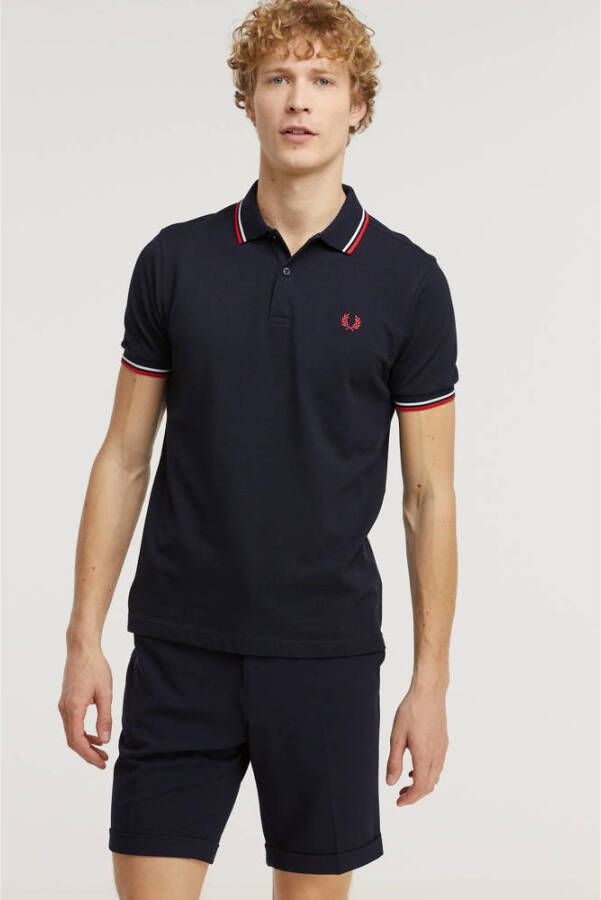 Fred Perry Polo manica corta con collo clico e polsini bordati a contrasto e logo ricamato sul petto uomo Fredperry M3600 Navy Rosso Blauw Heren