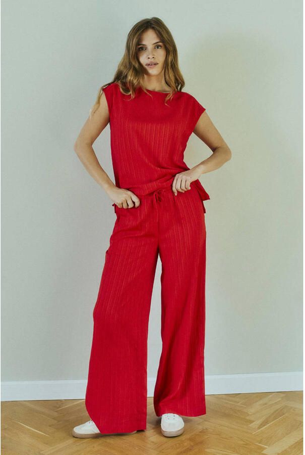FREEQUENT top met textuur rood