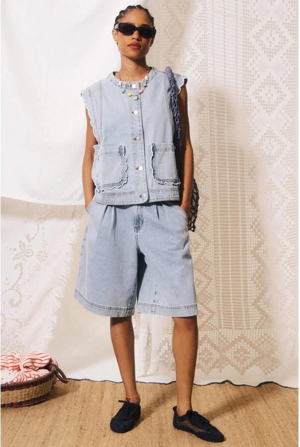 FRNCH denim gilet met ruches lichtblauw