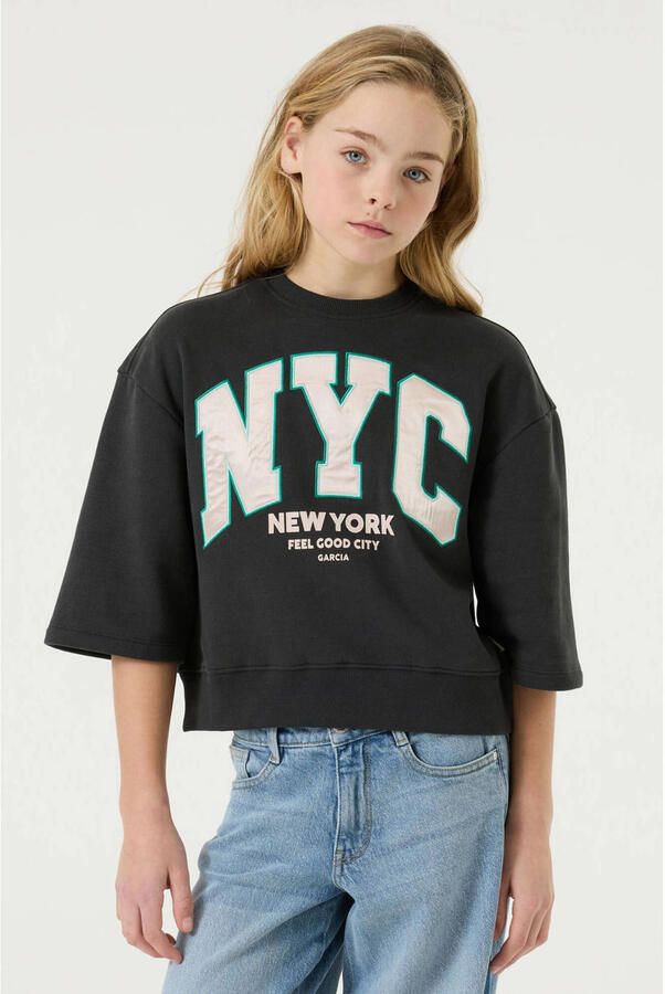Garcia boxy cropped sweater met tekst grijs