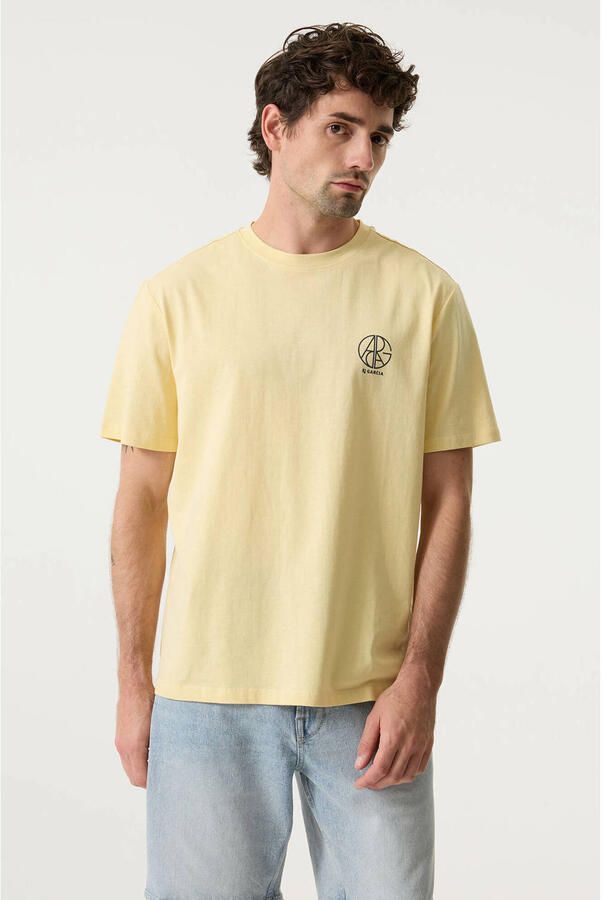 Garcia relaxed fit T-shirt met logo geel