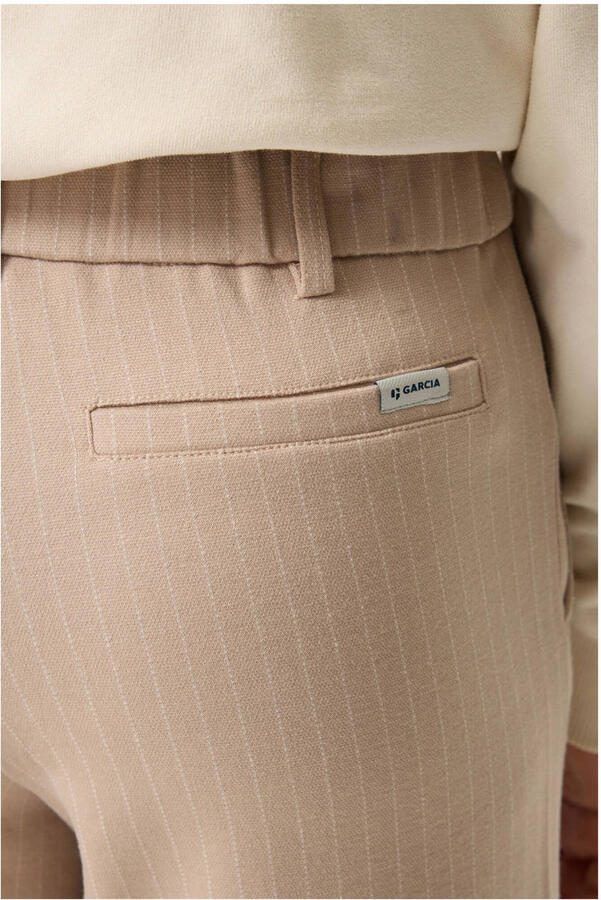 Garcia straight casual broek met krijtstreep beige - Foto 2