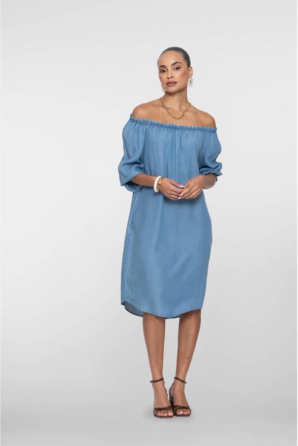 Geisha off shoulder jurk medium blue denim