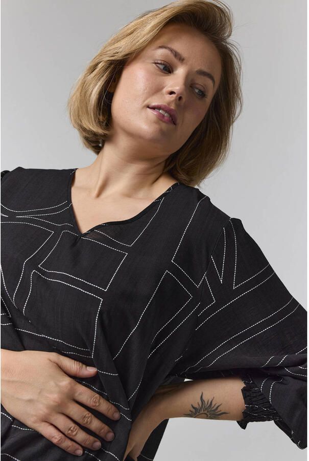 Gozzip Plus Size blouse met smockwerk zwart wit - Foto 2