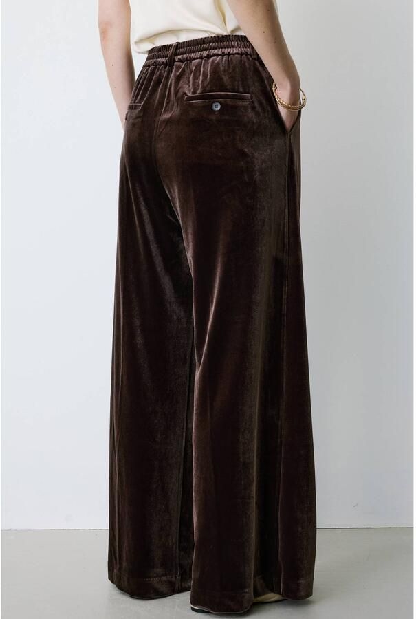 Grace & Mila fluwelen loose fit pantalon met plooien bruin - Foto 2