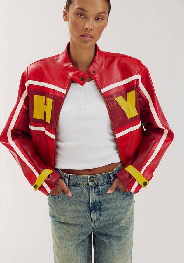 HARPER & YVE x Tessa van Montfoort imitatieleren jas met tekstprint rood